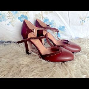 Brooks Brothers 1940’s style pumps.